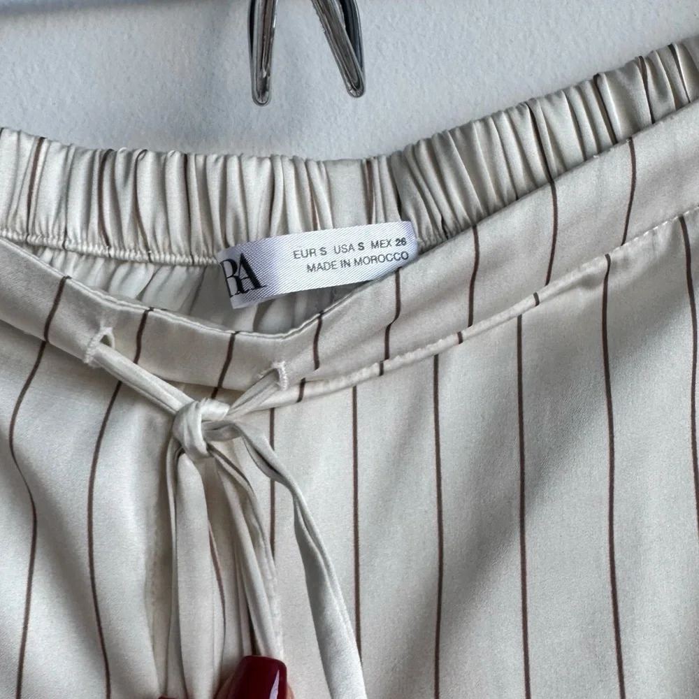 Zara Striped Cream satin Set Small - Picture 5 of 6